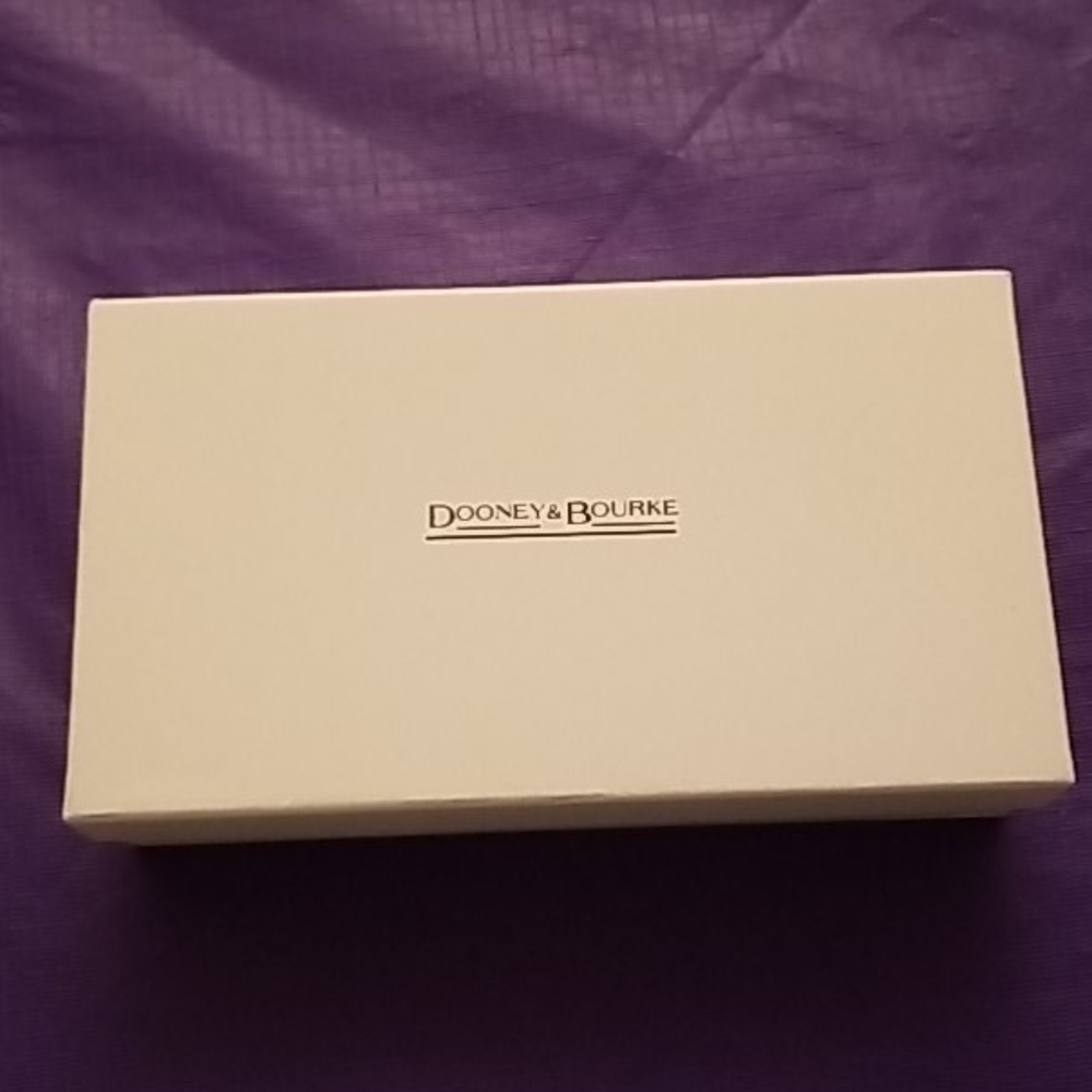 Dooney &Bourke